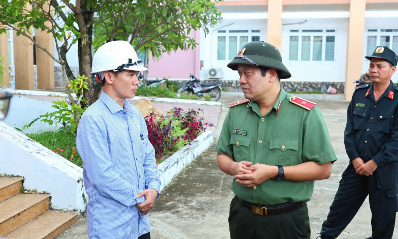 Ấm áp nghĩa tình 60 tấn hàng cứu trợ của Bộ Công an đến với người dân vùng bão lũ Đắk Lắk, Gia Lai -0