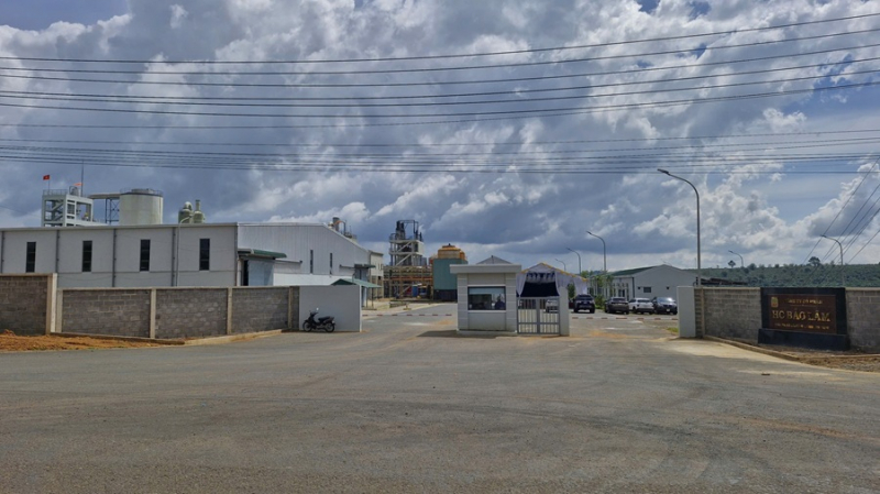 Nổ lớn trước giờ hoàn công, 2 người tử vong  -0