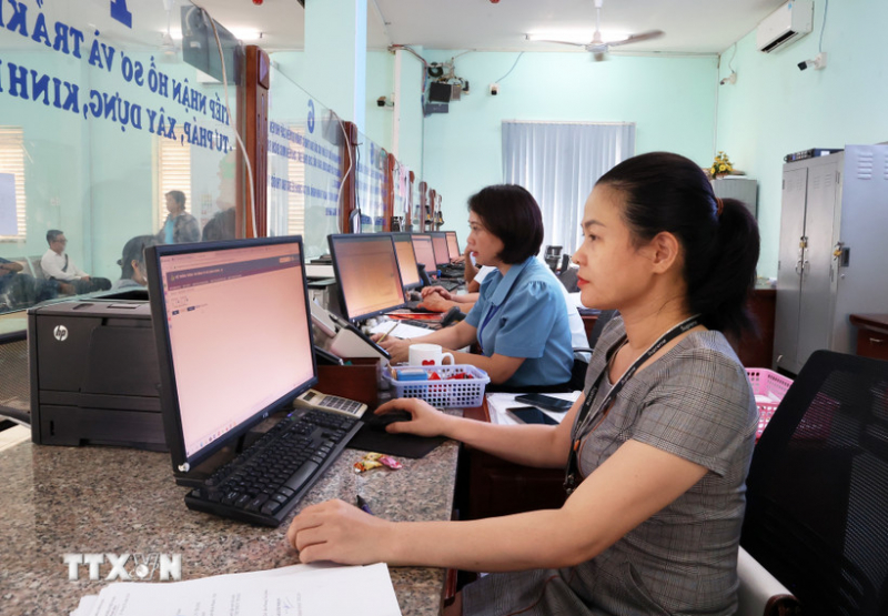 Kết luận của Bộ Chính trị về tuyển dụng, bố trí, sử dụng, đãi ngộ cán bộ -0