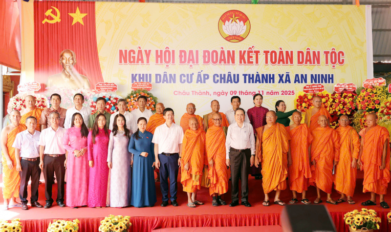 Chủ tịch Quốc hội Trần Thanh Mẫn dự Ngày hội đại đoàn kết toàn dân tộc tại Cần Thơ -0