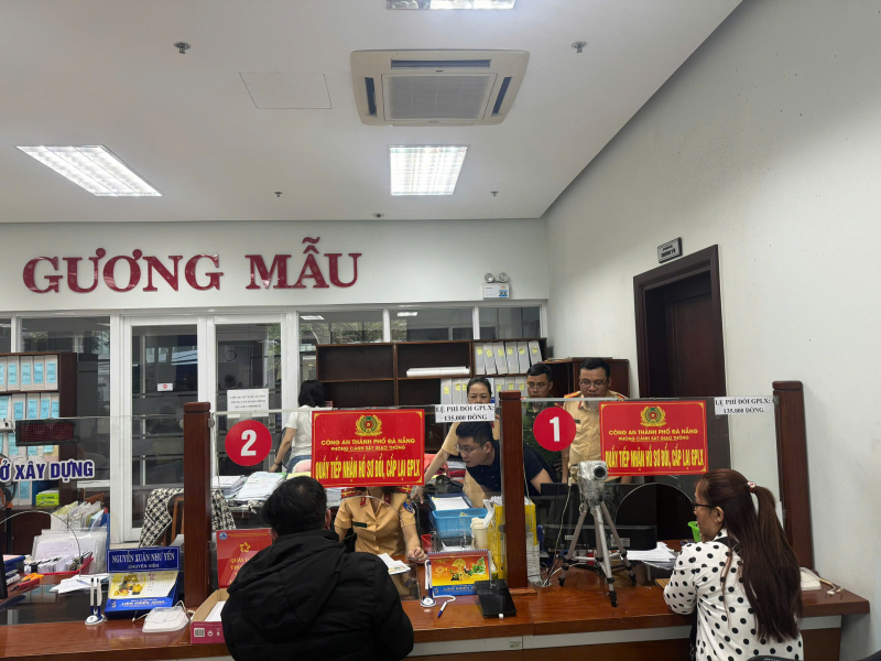 दा नांग ने प्रशासनिक इकाई पुनर्गठन के बाद अधिकारियों, सिविल सेवकों, सार्वजनिक कर्मचारियों और श्रमिकों के समर्थन के लिए 377 बिलियन वीएनडी खर्च करने का प्रस्ताव रखा है -1