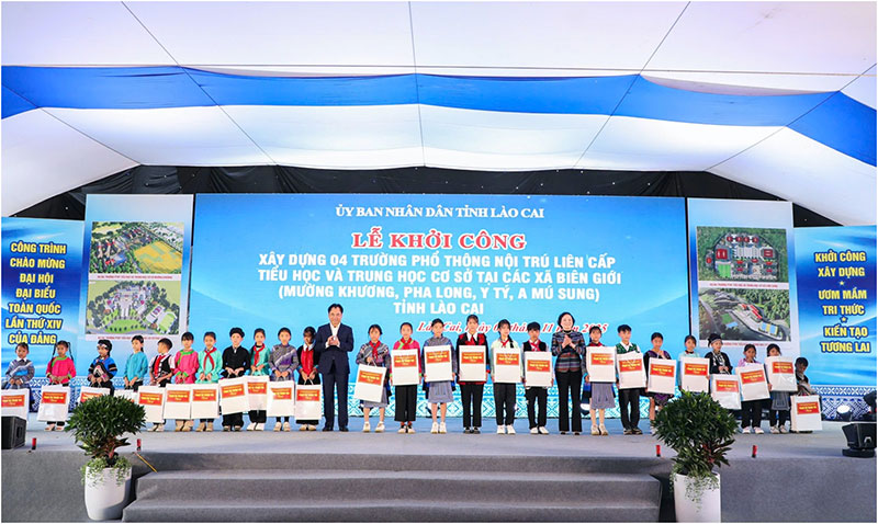 Agribank đồng hành cùng lễ khởi công 4 trường nội trú biên giới Lào Cai và tặng quà cho học sinh khó khăn -0