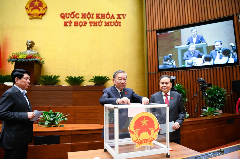 Chánh án TAND tối cao Nguyễn Văn Quảng Tuyên thệ nhậm chức -0