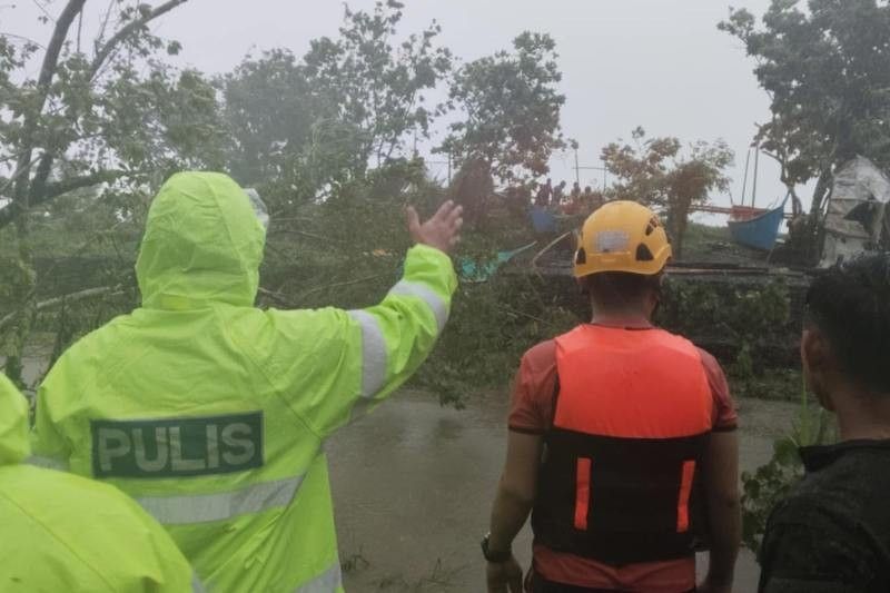 Philippines triển khai 21.000 cảnh sát khắc phục hậu quả siêu bão Fung-wong -0