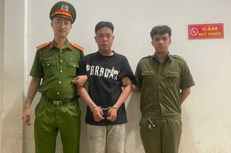 Bắt nhanh đối tượng cướp giật dây chuyền trong vòng chưa đến 7 giờ gây án -0