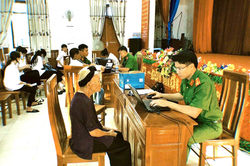 Công an Hà Tĩnh và những cái nhất trong thực hiện Đề án 06 -0