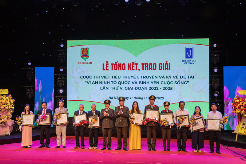 Thắp sáng thêm hình ảnh đẹp của người chiến sĩ CAND trong lòng nhân dân. -0