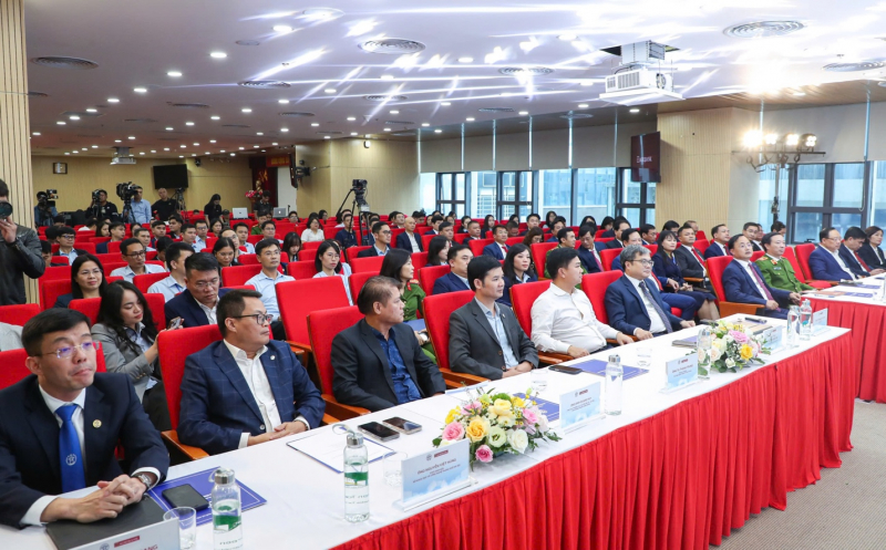 Agribank đồng hành cùng TP Hà Nội trong chuyển đổi số, tài trợ Kiosk thông minh - bước tiến mới trong cải cách -0