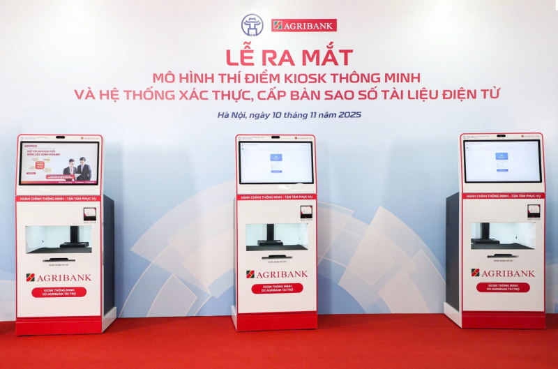 Agribank đồng hành cùng TP Hà Nội trong chuyển đổi số, tài trợ Kiosk thông minh - bước tiến mới trong cải cách -0