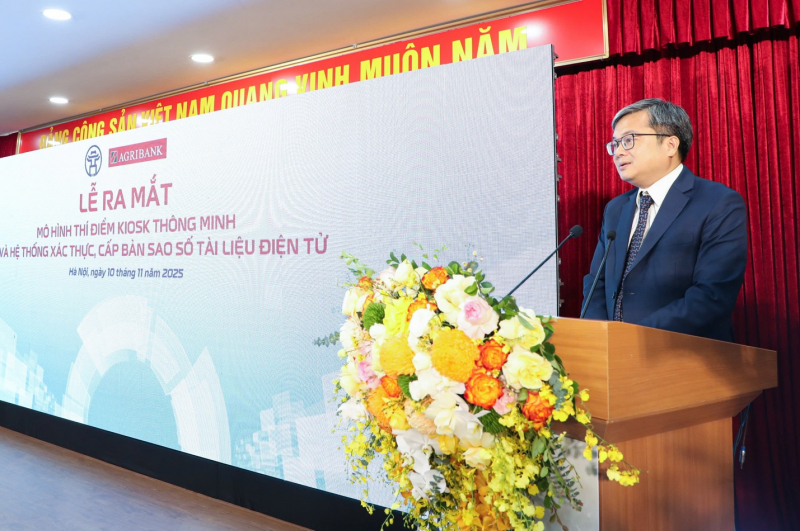 Agribank đồng hành cùng TP Hà Nội trong chuyển đổi số, tài trợ Kiosk thông minh - bước tiến mới trong cải cách -0