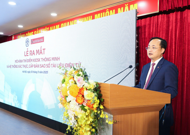Agribank đồng hành cùng TP Hà Nội trong chuyển đổi số, tài trợ Kiosk thông minh - bước tiến mới trong cải cách -0