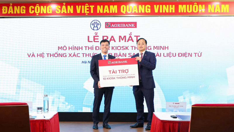 Agribank đồng hành cùng TP Hà Nội trong chuyển đổi số, tài trợ Kiosk thông minh - bước tiến mới trong cải cách -0