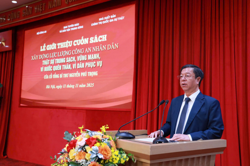 Giới thiệu cuốn sách “Xây dựng lực lượng CAND thật sự trong sạch, vững mạnh, vì nước quên thân, vì dân phục vụ” của cố Tổng Bí thư Nguyễn Phú Trọng -0