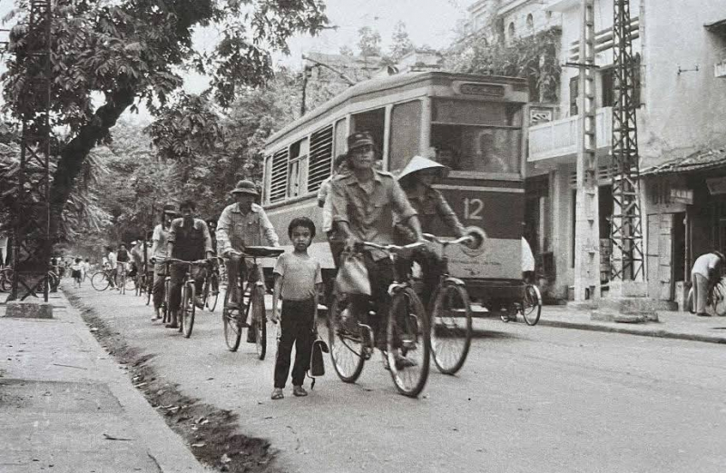 “Hà Nội 1987” qua góc nhìn của nhiếp ảnh gia người Pháp -1