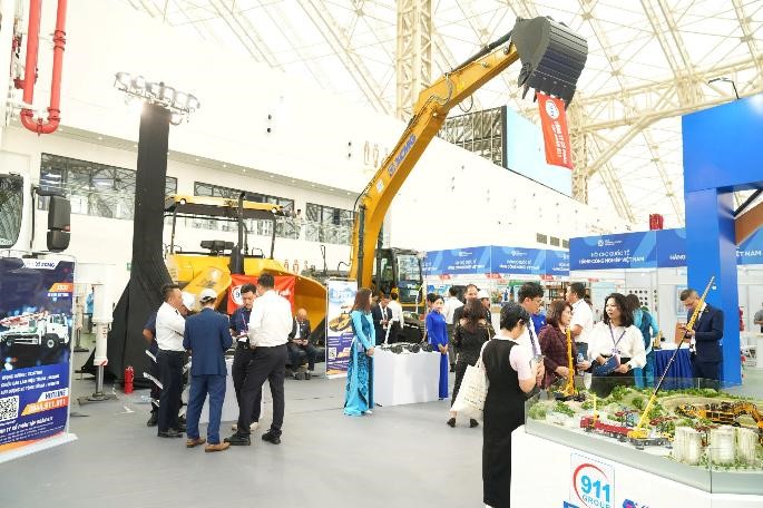 Khai mạc tuần lễ công nghiệp và công nghệ Việt Nam 2025 tại  VEC -2