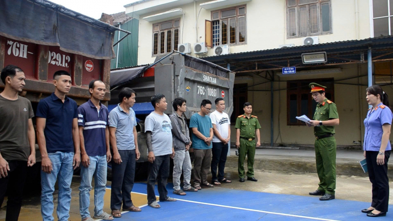 Đường dây hàng chục đối tượng khai thác cát điều hành qua zalo -0