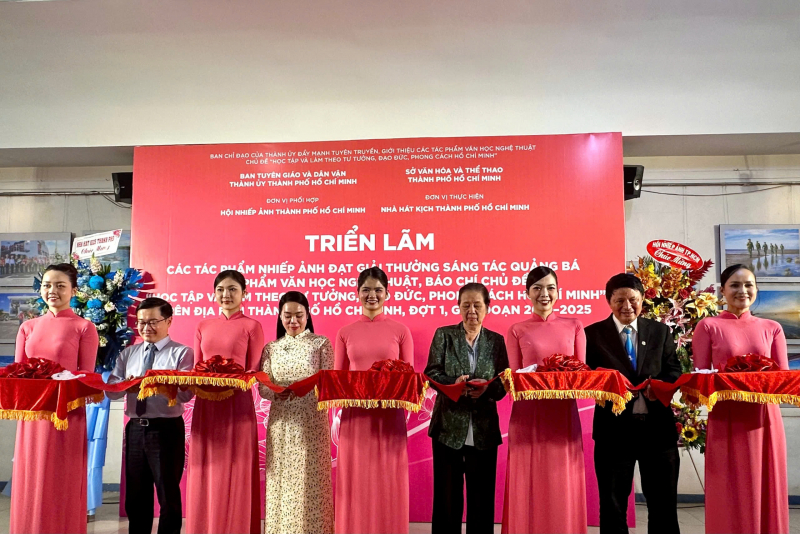 Triển lãm các tác phẩm nhiếp ảnh đạt giải thưởng để lan tỏa giá trị tư tưởng Hồ Chí Minh -1