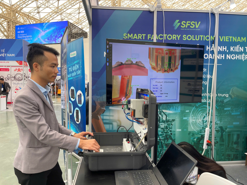 Hàng trăm doanh nghiệp trình diễn dây chuyền sản xuất thông minh tại Tuần lễ Công nghiệp 2025 -0