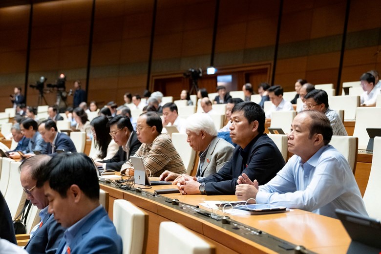 Quốc hội thông qua dự toán thu ngân sách năm 2026 hơn 2,5 triệu tỷ đồng -0