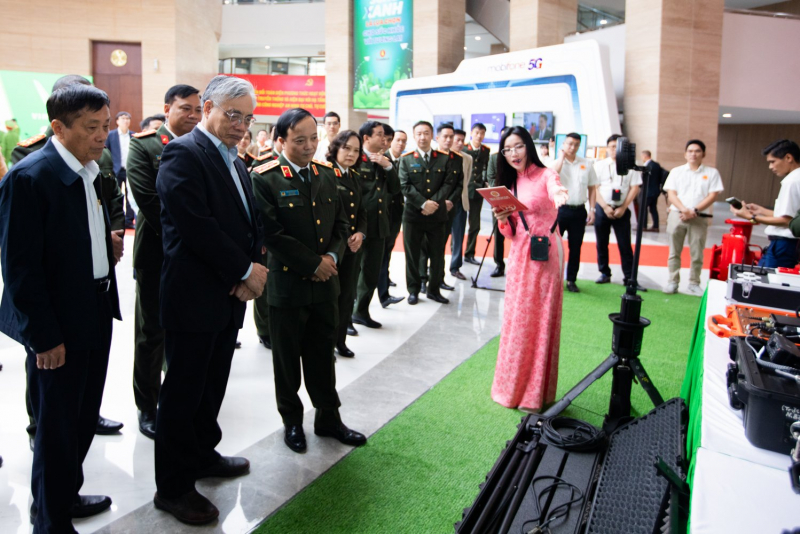 Lực lượng CAND tiên phong trong chuyển đổi xanh, bảo vệ môi trường -0