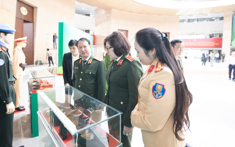 Lực lượng CAND tiên phong trong chuyển đổi xanh, bảo vệ môi trường -0