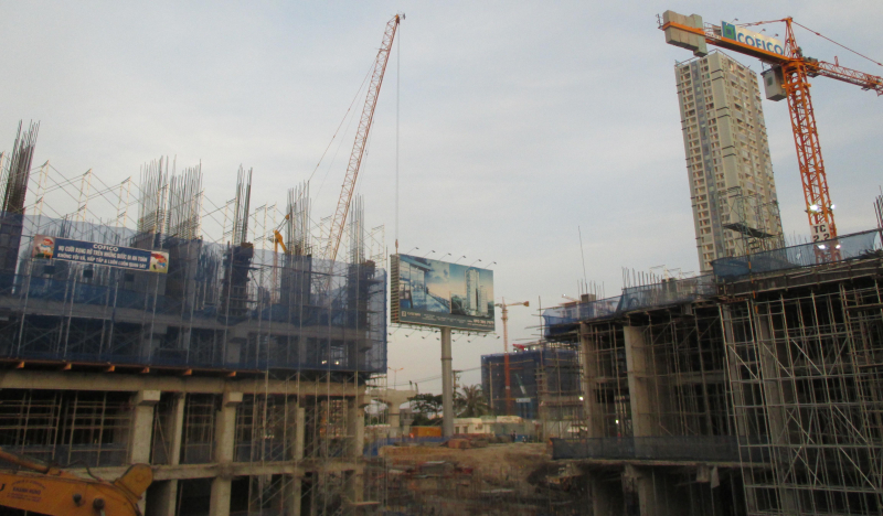 Ho Chi Minh-byen tildeler tydelig ansvaret for å håndtere byggeordren for hvert prosjekt til avdelinger og folkekomiteer på kommunenivå -0