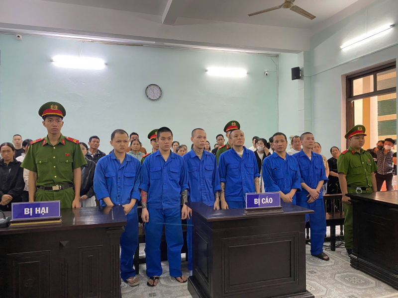 Tổ chức sử dụng, mua bán ma túy trong quán bar, nhóm bị cáo lãnh 44 năm tù -0