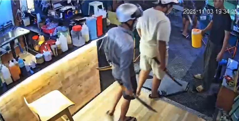 Nhóm đối tượng “tuổi teen” dùng dao tự chế và ná bắn đạn bi để giải quyết mâu thuẫn -0