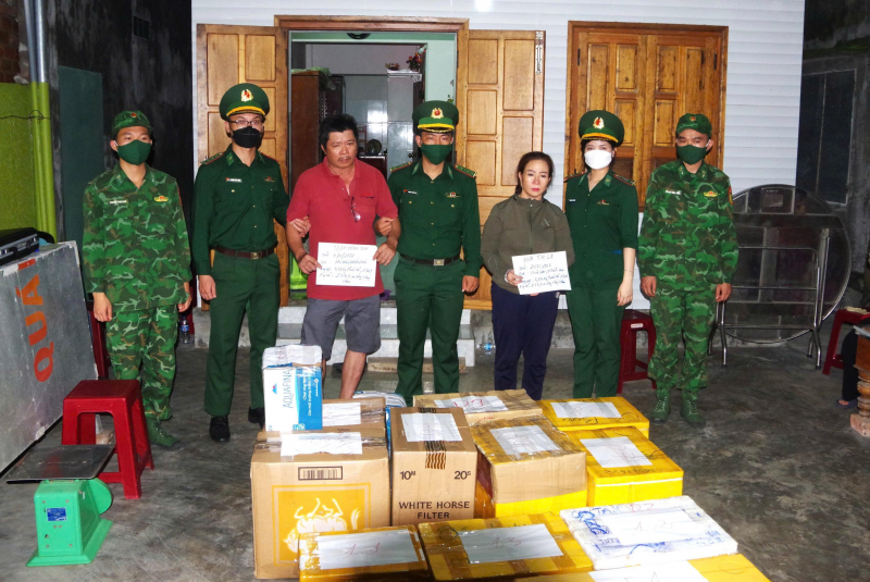 Hai chị em tàng trữ, vận chuyển hơn nửa tấn thuốc nổ đã bị khởi tố, bắt tạm giam -0