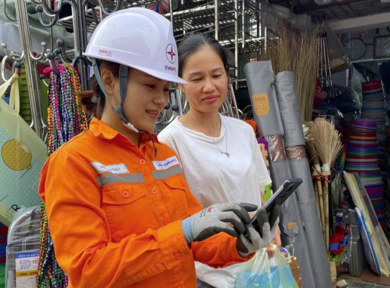 Sản lượng điện thương phẩm tháng 10 của EVNNPC đạt 9,19 tỷ kWh -0