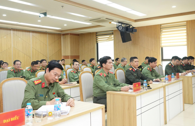 Bế giảng lớp bồi dưỡng kiến thức quốc phòng và an ninh dành cho lãnh đạo cấp cục và tương đương trong CAND -0