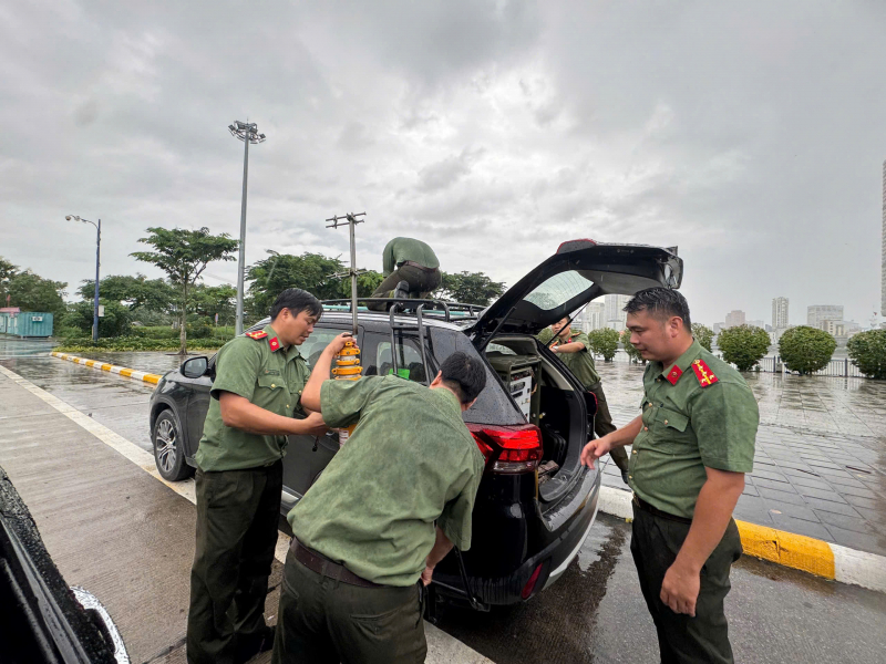 z7215354540421_8d464a6cf2e5d8486cda857ecc26939e.jpg -0