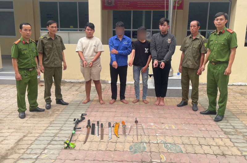 Nhóm đối tượng “tuổi teen” dùng dao tự chế và ná bắn đạn bi để giải quyết mâu thuẫn -3