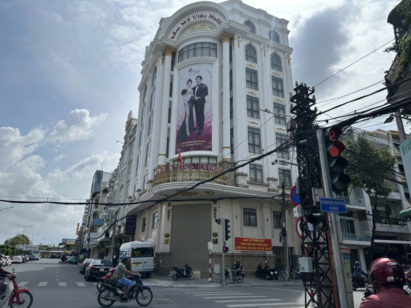 Lực lượng chức năng kiểm tra Thẩm mỹ viện Malisa tại Cần Thơ -0