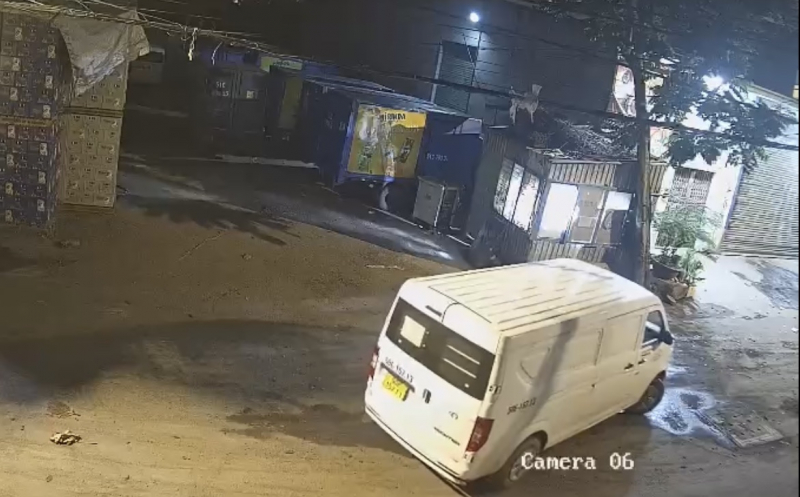 Bắt gã nhân viên mới làm vào ngày táo tợn đột nhập trộm xe ô tô -0