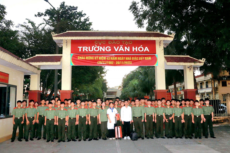 Hành trình gieo yêu thương, nâng bước những ước mơ xanh -0