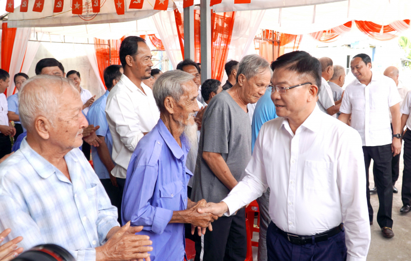 Phó Thủ tướng Lê Thành Long dự Ngày hội Đại đoàn kết toàn dân tộc tại An Giang -0