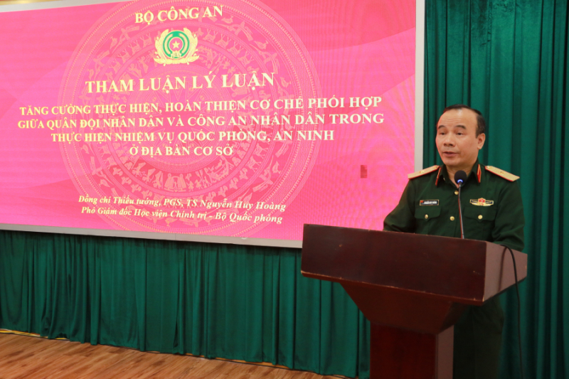 Hoàn thiện cơ chế, chính sách, hậu cần đảm bảo để Công an cấp xã hoàn thành xuất sắc nhiệm vụ được giao -0