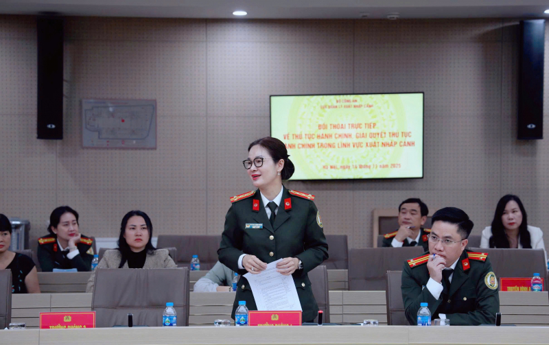 Chấm dứt hoàn toàn tình trạng xếp hàng dài để làm thủ tục xuất nhập cảnh -0