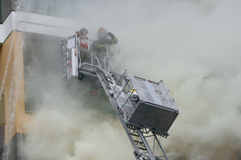 Gần 3.200 người tham gia diễn tập PCCC và CNCH tại tòa nhà cao tầng -1