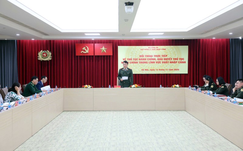 Chấm dứt hoàn toàn. tình trạng xếp hàng dài để làm thủ tục xuất nhập cảnh -0