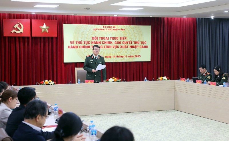 Chấm dứt hoàn toàn. tình trạng xếp hàng dài để làm thủ tục xuất nhập cảnh -0