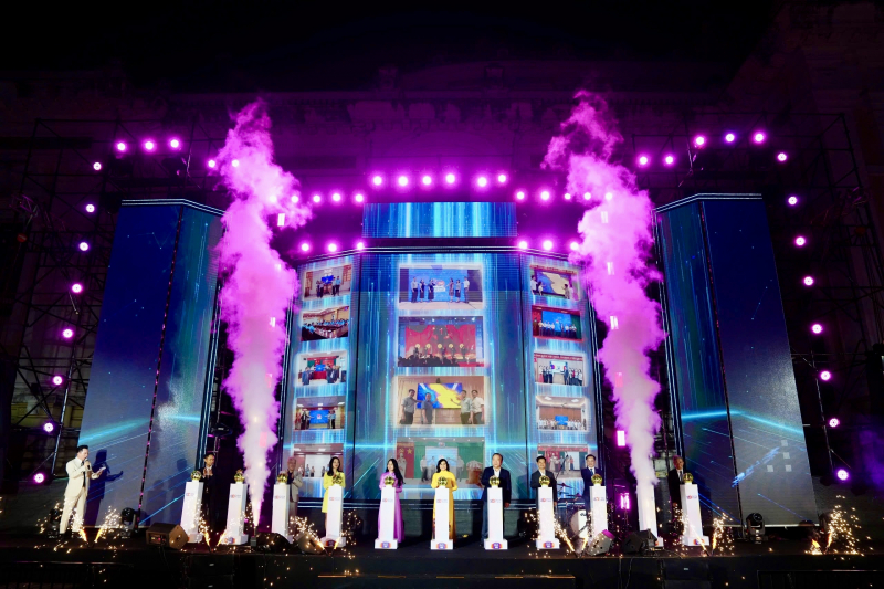 Lễ Khai mạc “Ngày mua sắm trực tuyến Việt Nam – Online Friday 2025” -0