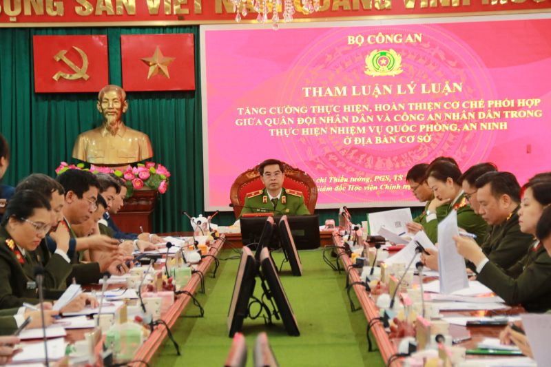 Hoàn thiện cơ chế, chính sách, hậu cần đảm bảo để Công an cấp xã hoàn thành xuất sắc nhiệm vụ -0