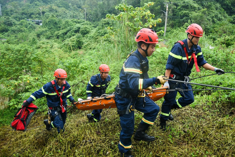 PCCC&CNCH Đà Nẵng diễn tập xử lý tai nạn hiểm nguy tại bán đảo Sơn Trà -3