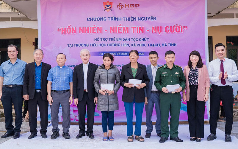 Hoàng Gia Phát hỗ trợ hơn 1,1 tỷ đồng cho học sinh dân tộc Chứt -0