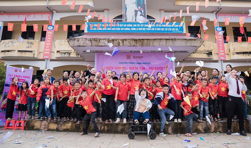 Hoàng Gia Phát hỗ trợ hơn 1,1 tỷ đồng cho học sinh dân tộc Chứt -0