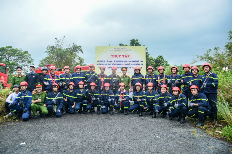 PCCC&CNCH Đà Nẵng diễn tập xử lý tai nạn hiểm nguy tại bán đảo Sơn Trà -4