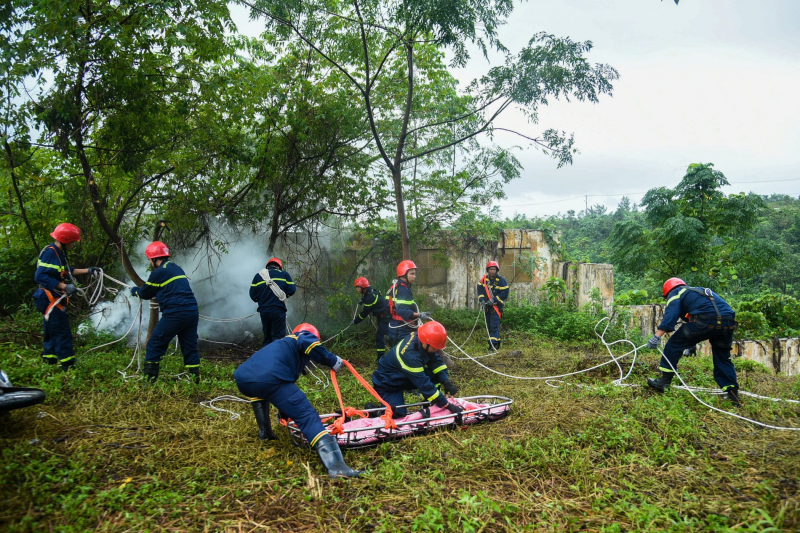 PCCC&CNCH Đà Nẵng diễn tập xử lý tai nạn hiểm nguy tại bán đảo Sơn Trà -1