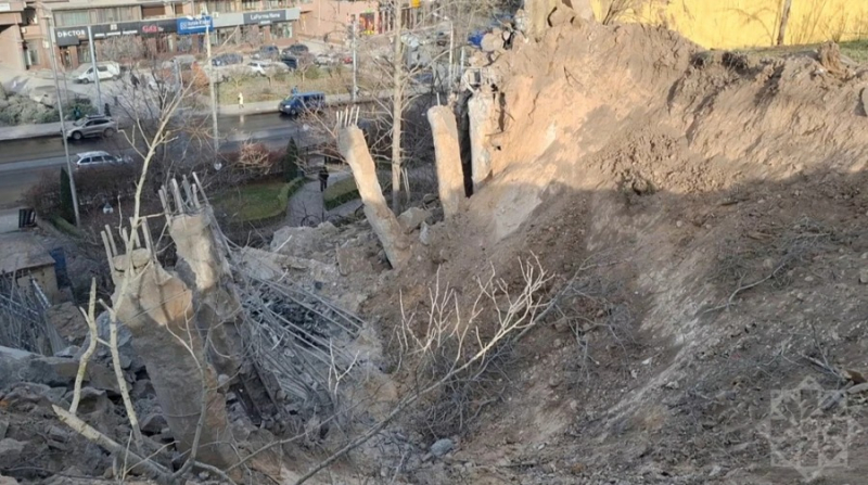 Khuôn viên sứ quán Azerbaijan ở Kiev trúng tên lửa -0